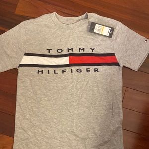 Tommy Hilfiger boys t-shirt, size small